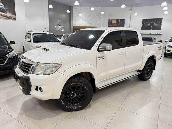 TOYOTA HILUX 3.0 SRV 4X4 CD 16V TURBO INTERCOOLER DIESEL 4P AUTOMÁTICO TOYOTA HILUX 3.0 SRV 4X4 CD 16V TURBO INTERCOOLER DIESEL 4P AUTOMÁTICO